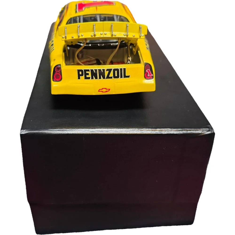 Jeff Green 1 Pennzoil Synthetic 2003 Monte Carlo Elite 1:24 NASCAR Action Yellow